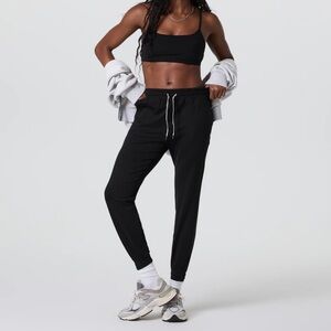 Vuori Women’s Performance Joggers in Heather Black XS NWT NEW with TAGS